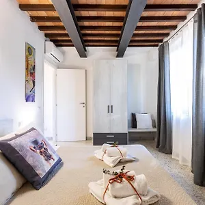 Le Residenze , Chianni Italia